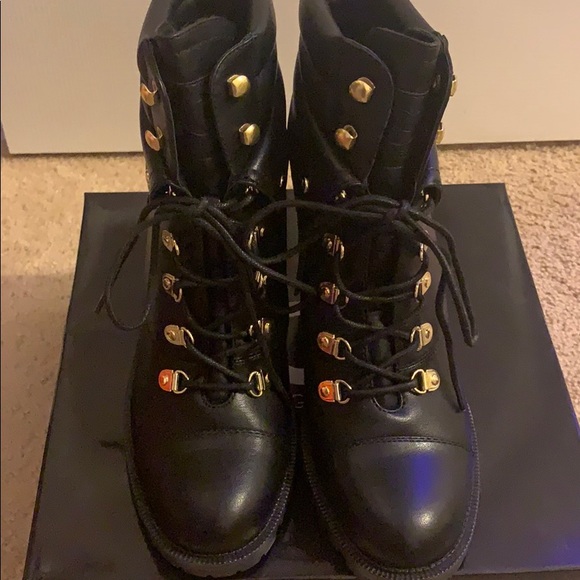 Black boots - Picture 2 of 3